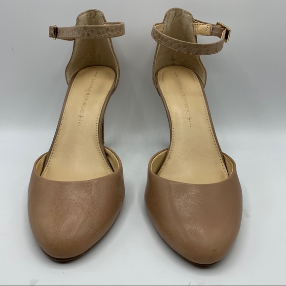 Banana Republic Adjustable Strap Alligator Textured Heel Size 7 - Picture 2 of 10